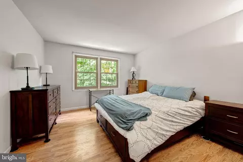 Bedroom - 7409 Shady Palm Dr, Springfield, VA 22153 photo 3 of 5