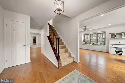 Entry Way - 7409 Shady Palm Dr, Springfield, VA 22153 photo 2 of 3