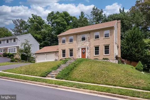 Exterior - 7409 Shady Palm Dr, Springfield, VA 22153 photo 5 of 5