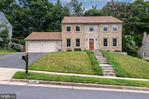Exterior - 7409 Shady Palm Dr, Springfield, VA 22153 photo 1 of 5