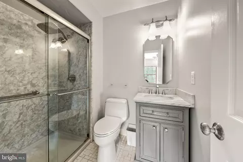 Bath - 7409 Shady Palm Dr, Springfield, VA 22153 photo 2 of 4