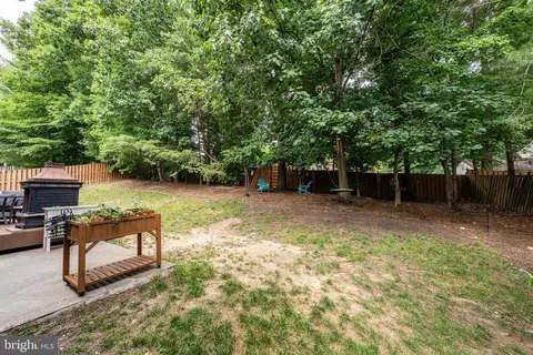 Exterior - 7409 Shady Palm Dr, Springfield, VA 22153 photo 4 of 5