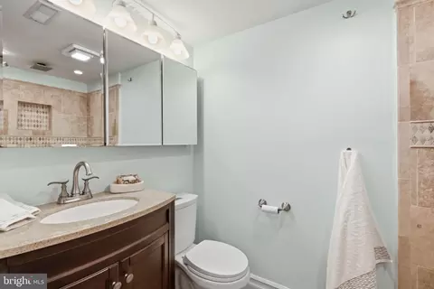 Bath - 6424 Alloway Ct, Springfield, VA 22152 photo 3 of 3