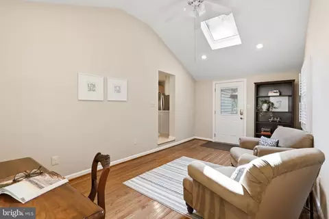 Entry Way - 6424 Alloway Ct, Springfield, VA 22152 photo 2 of 3