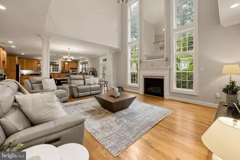Living - 7203 Calamo St, Springfield, VA 22150 photo 2 of 3