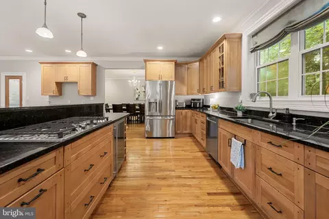 Kitchen - 7203 Calamo St, Springfield, VA 22150 photo 6 of 7