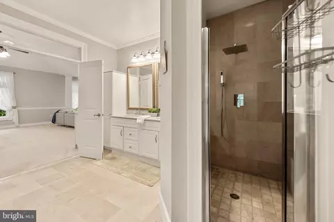 Bath - 7203 Calamo St, Springfield, VA 22150 photo 3 of 6