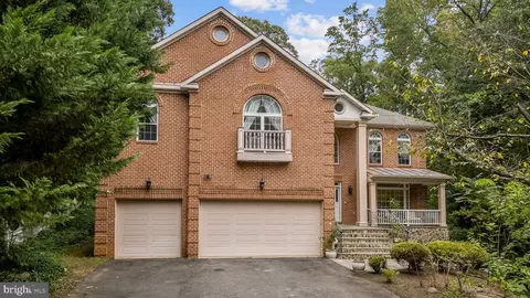 Exterior - 7203 Calamo St, Springfield, VA 22150 photo 4 of 7