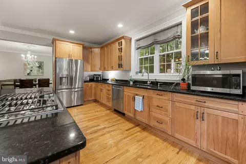 Kitchen - 7203 Calamo St, Springfield, VA 22150 photo 4 of 7