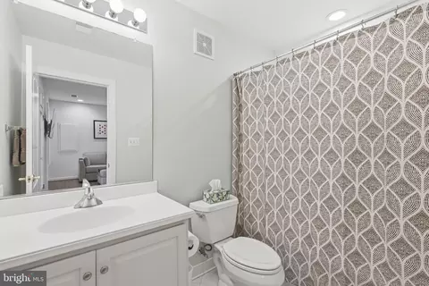 Bath - 7717 Spoleto Ln, Mclean, VA 22102 photo 1 of 6
