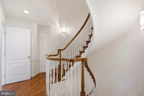 Entry Way - 7717 Spoleto Ln, Mclean, VA 22102 photo 4 of 4