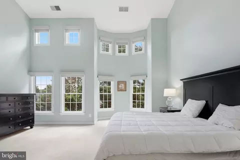 Bedroom - 7717 Spoleto Ln, Mclean, VA 22102 photo 3 of 5