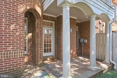 Exterior - 7717 Spoleto Ln, Mclean, VA 22102 photo 5 of 6