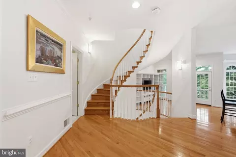 Entry Way - 7717 Spoleto Ln, Mclean, VA 22102 photo 3 of 4