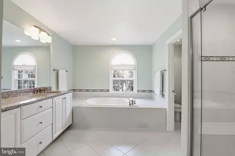 Bath - 7717 Spoleto Ln, Mclean, VA 22102 photo 3 of 6