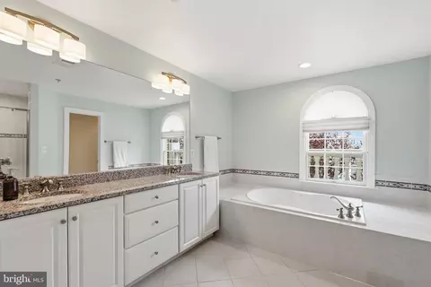 Bath - 7717 Spoleto Ln, Mclean, VA 22102 photo 5 of 6