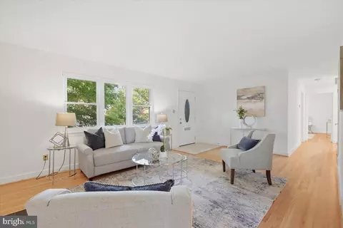 Living - 5911 Grayson St, Springfield, VA 22150 photo 1 of 4