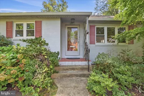 Exterior - 5911 Grayson St, Springfield, VA 22150 photo 4 of 7