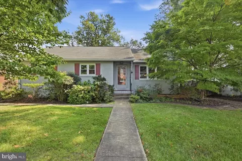 Exterior - 5911 Grayson St, Springfield, VA 22150 photo 2 of 7