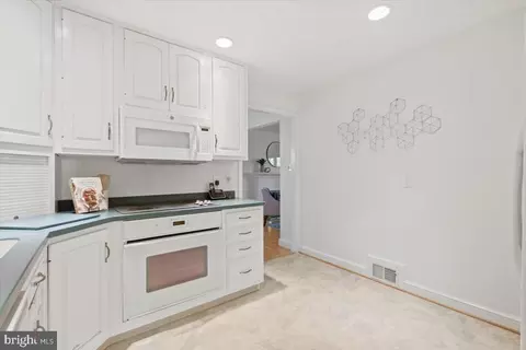 Kitchen - 5911 Grayson St, Springfield, VA 22150 photo 5 of 5