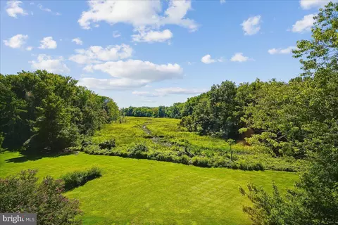 6631 Wakefield Dr #412, Alexandria, VA 22307