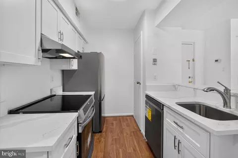 Kitchen - 8509 Barrington Ct # -A, Springfield, VA 22152 photo 1 of 2