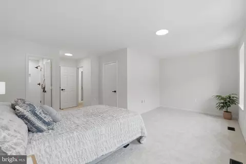 Bedroom - 6351 Buffie Ct, Burke, VA 22015 photo 3 of 8