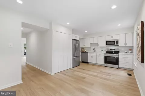 Entry Way - 6351 Buffie Ct, Burke, VA 22015 photo 2 of 2