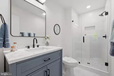 Bath - 6351 Buffie Ct, Burke, VA 22015 photo 1 of 4