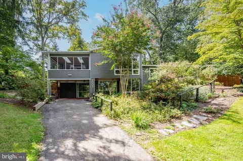 2003 Bedford, Alexandria, VA 22307