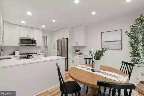 Dining - 1558 Mclean Commons Ct, Mclean, VA 22101 photo 1 of 6