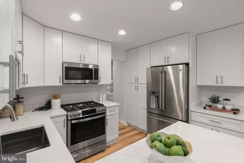 Kitchen - 1558 Mclean Commons Ct, Mclean, VA 22101 photo 2 of 5