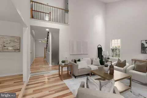 Entry Way - 1558 Mclean Commons Ct, Mclean, VA 22101 photo 5 of 11