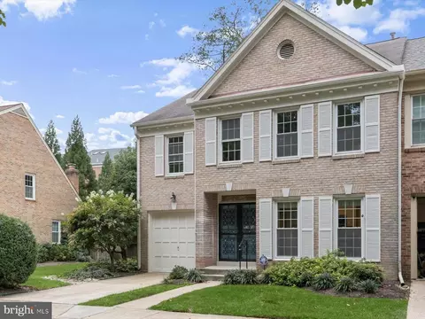 1558 Mclean Commons Ct, Mclean, VA 22101 photo 2