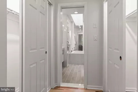 Entry Way - 1558 Mclean Commons Ct, Mclean, VA 22101 photo 9 of 11