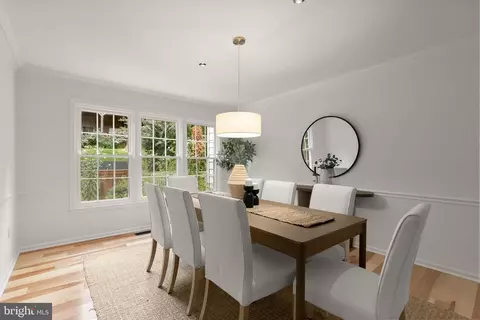 Dining - 1558 Mclean Commons Ct, Mclean, VA 22101 photo 3 of 6