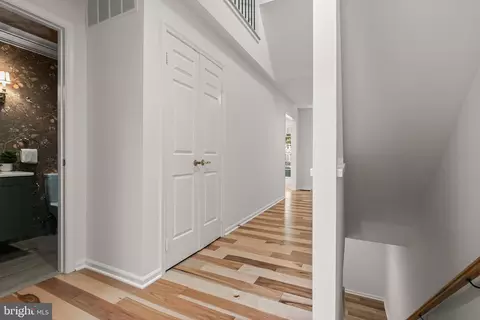 Entry Way - 1558 Mclean Commons Ct, Mclean, VA 22101 photo 6 of 11