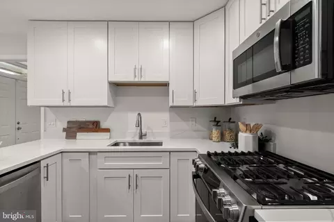 Kitchen - 1558 Mclean Commons Ct, Mclean, VA 22101 photo 5 of 5