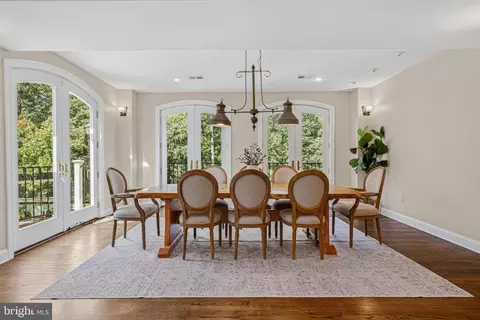 Dining - 1236 Tottenham Ct, Reston, VA 20194 photo 4 of 4