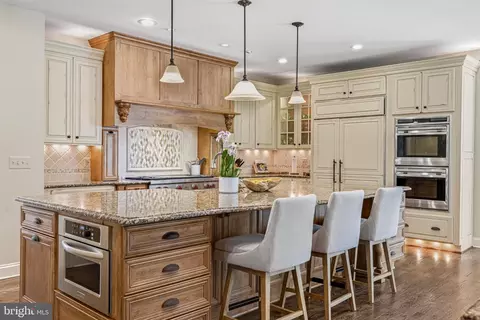 Kitchen - 1236 Tottenham Ct, Reston, VA 20194 photo 4 of 6