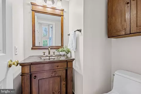 Bath - 1236 Tottenham Ct, Reston, VA 20194 photo 1 of 8