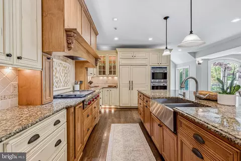 Kitchen - 1236 Tottenham Ct, Reston, VA 20194 photo 5 of 6