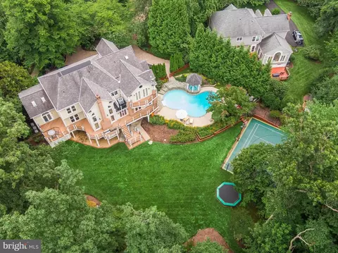 View/Area - 1236 Tottenham Ct, Reston, VA 20194 photo 1 of 5
