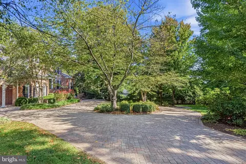 Exterior - 1236 Tottenham Ct, Reston, VA 20194 photo 14 of 19