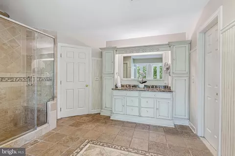 Bath - 1236 Tottenham Ct, Reston, VA 20194 photo 5 of 8