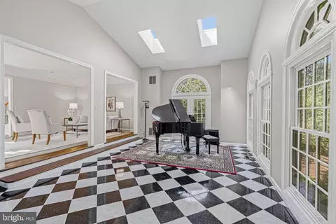 Entry Way - 1236 Tottenham Ct, Reston, VA 20194 photo 4 of 9