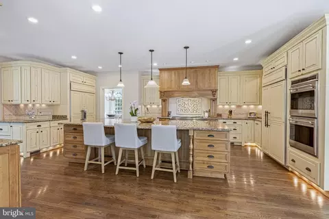 Kitchen - 1236 Tottenham Ct, Reston, VA 20194 photo 2 of 6