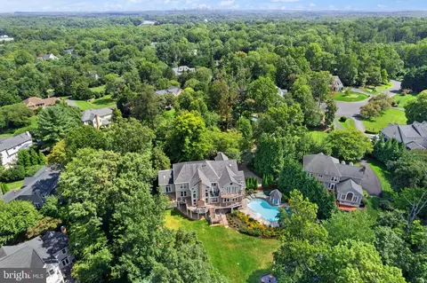 View/Area - 1236 Tottenham Ct, Reston, VA 20194 photo 5 of 5