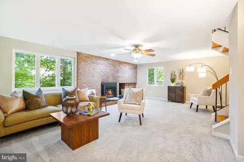 Living - 11005 Ring Rd, Reston, VA 20190 photo 2 of 4
