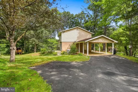Exterior - 11005 Ring Rd, Reston, VA 20190 photo 5 of 6